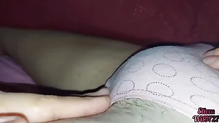 Xxx Desi Jugando Con Mi cu&ntilde;ada Entre Las Sabanas